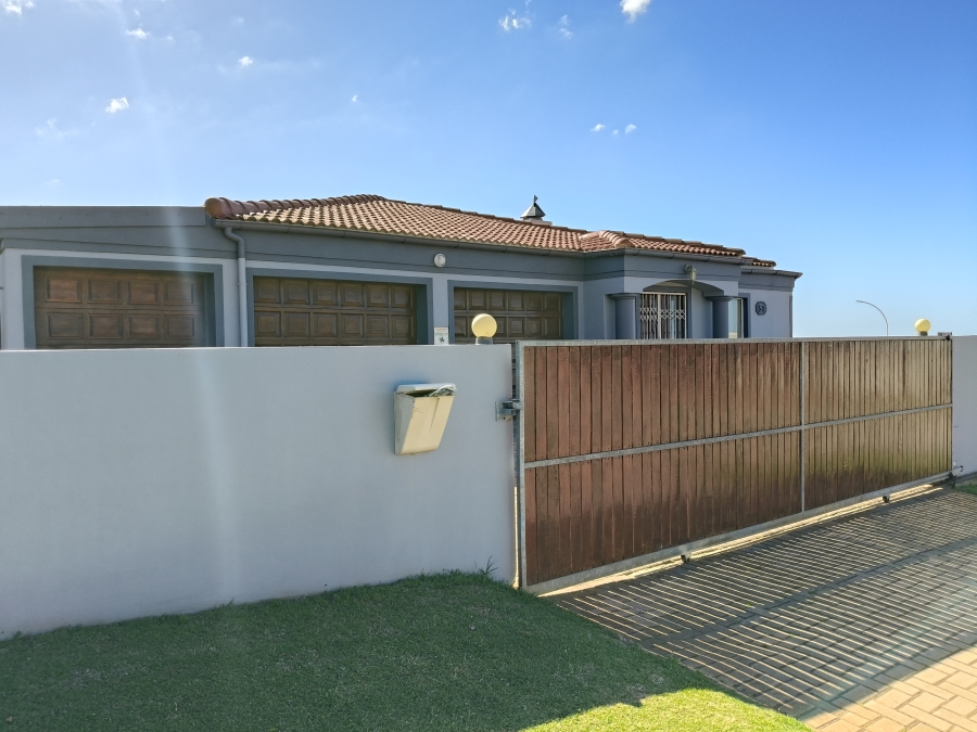 3 Bedroom Property for Sale in Wavecrest Eastern Cape